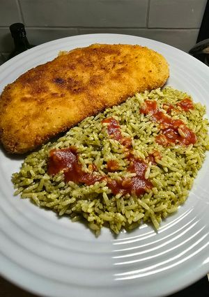 Une photo de Cordon Bleu Maison et Riz Pesto