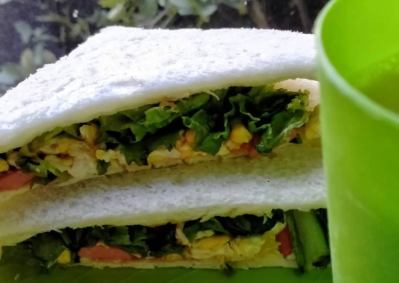 Sandwich Simple isi Scramble Egg+sosis + sayur