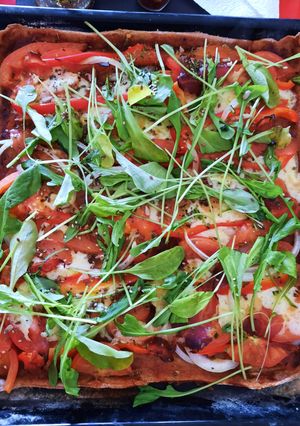 Una foto de Pizza con masa integral, exquisita 👌