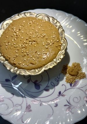 A picture of White Sesame Tahini Spread.