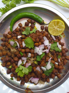 काला चना चाट (Kala chana chaat recipe in hindi) रेसिपी मुख्य फोटो