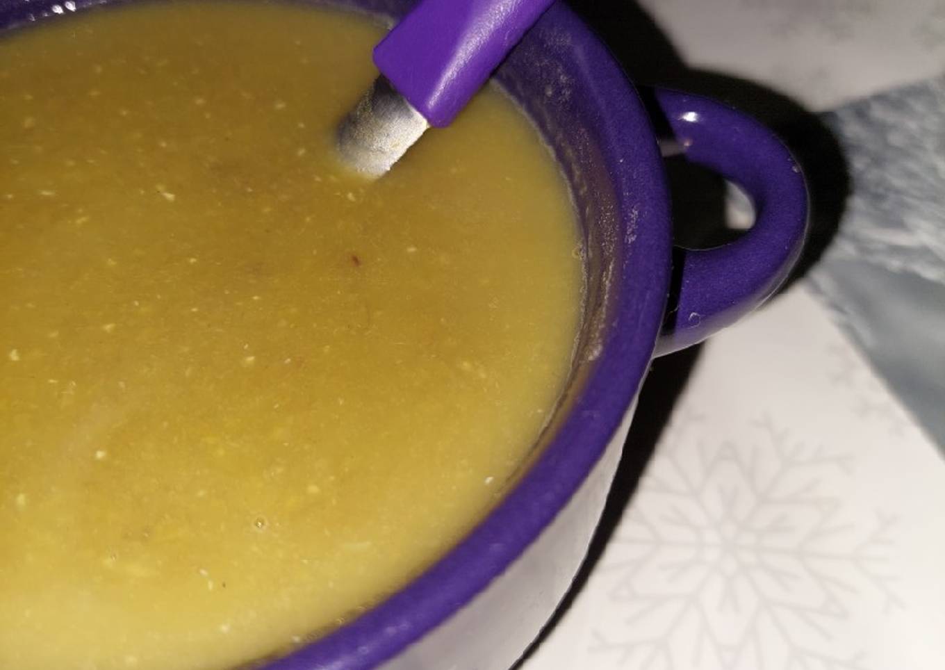 Sopa de lentejas licuada vegana