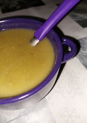 Una foto de Sopa de lentejas licuada vegana