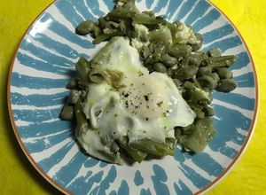 Una foto de Faves sacsades (habas agitadas) vegetarianas, de València