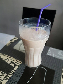 Una foto de Batido de plátano, avena y canela