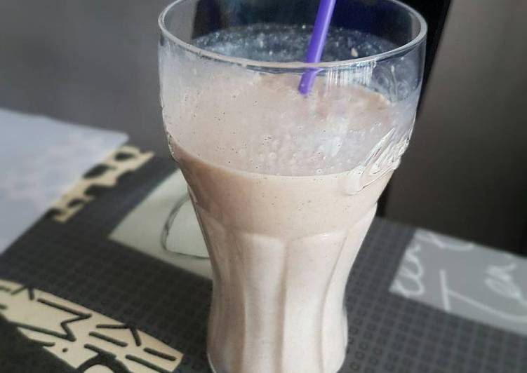 Batido de plátano, avena y canela