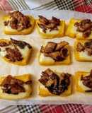 Crostini di polenta finferli e formaggio morbido