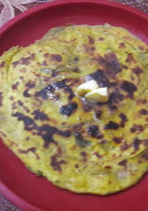 A picture of Methi besan ka missa lacha Parantha..