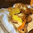 Pain au curcuma, noix et noisettes