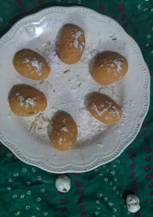 મખાના પનીર કોકોનટ રોલ (Makhana Paneer Coconut Roll Recipe In Gujarati) રેસીપી મુખ્ય ફોટો