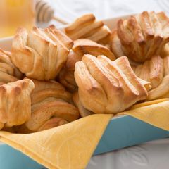 A picture of Honey Butterflake Rolls.