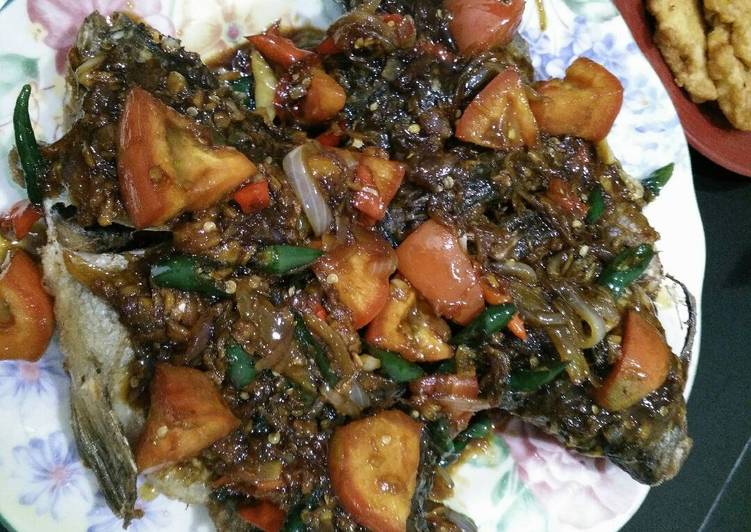 Resep Gurame Goreng Saus Tiram, Bisa Manjain Lidah