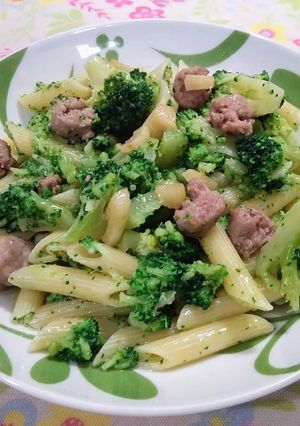 Foto di Penne con broccoletti e salsiccia