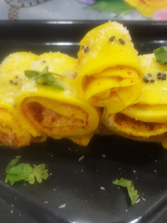 સ્ટફ્ડ ખાંડવી(STUFFED Khandvi Recipe in Gujarati) રેસીપી મુખ્ય ફોટો