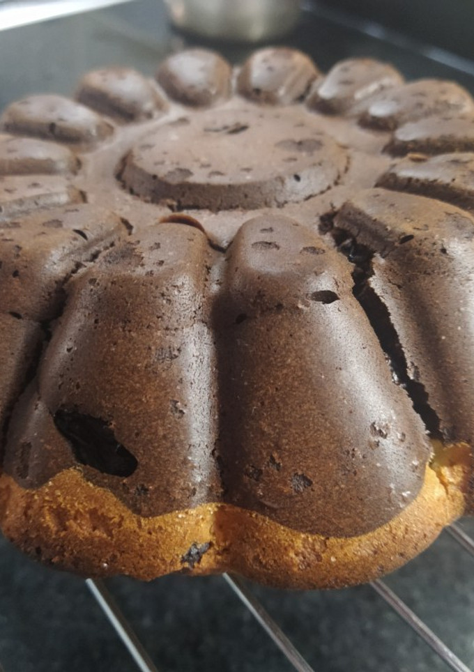 Una foto de Budín de naranja y cacao con chips y pasas