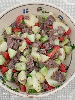 Foto di Insalata di carne estiva con patate novelle e cetrioli