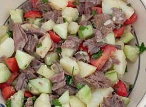 Foto di Insalata di carne estiva con patate novelle e cetrioli