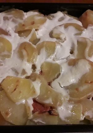 Rakott krumpli kétféle kolbásszal recept fotója