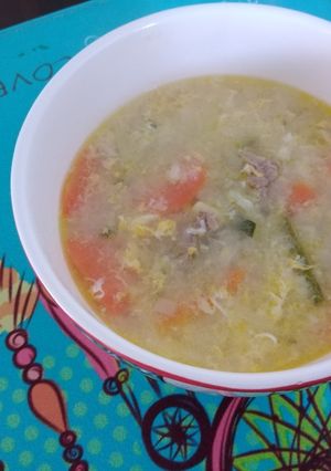 Una foto de Sopa de zucchini y carne