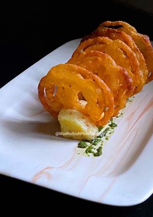 A picture of Aloo Jalebi Chaat.