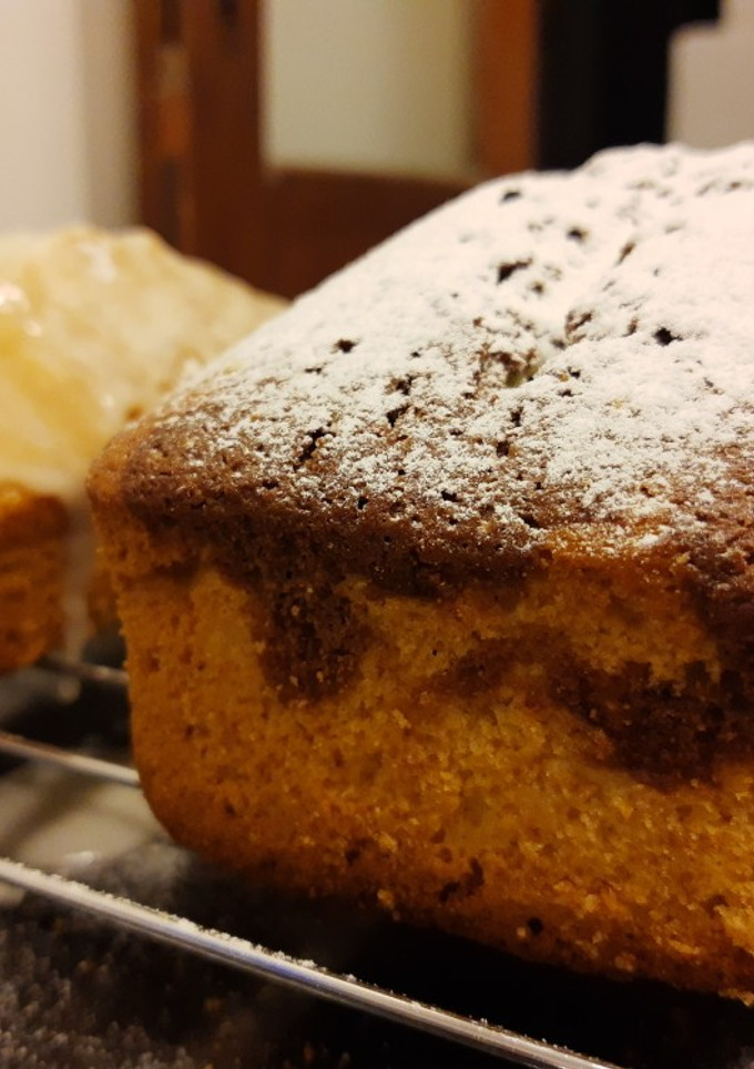 Una foto de Budín marmolado con corazón de Dulce de leche
