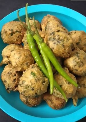 A picture of Methi na gota.