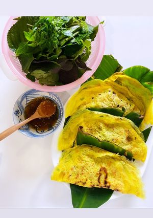 A picture of Quick and Easy Bánh Xèo on a Rainy Day with a Nonstick Pan.