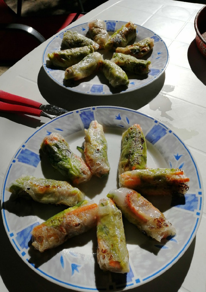 Una foto de Rollitos tailandeses a mi manera