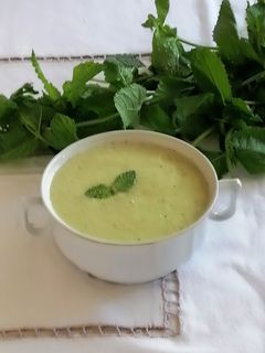 Una foto de Sopa de melón y pepino