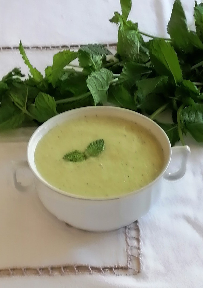 Una foto de Sopa de melón y pepino