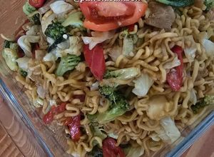 Foto resep Mie Goreng Tek Tek brokoli ala @pawon.si.mbok