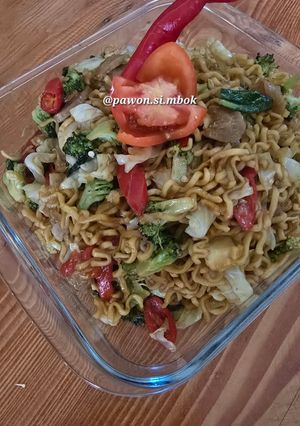 Foto resep Mie Goreng Tek Tek brokoli ala @pawon.si.mbok
