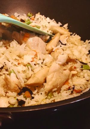 Hình của món Cơm Chiên Ức Gà Rau Củ Thập Cẩm.