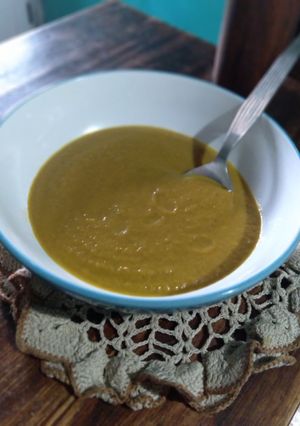 Una foto de Sopa crema de Zanahoria 🥕🥕🥣