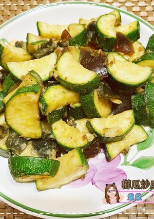 櫛瓜炒皮蛋 的食譜成品照片