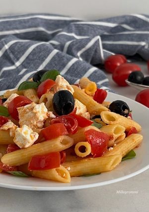 Foto di Pasta fredda pomodorini feta e olive