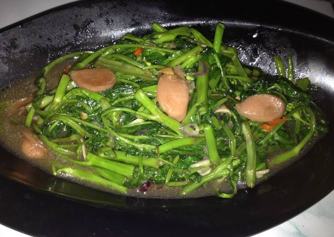 Bagaimana Membuat Tumis Kangkung Sedaap yang Enak Banget