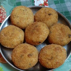 A picture of Aloo Poha cutlet.