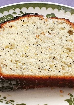Una foto de Budín de limón y semillas de amapola