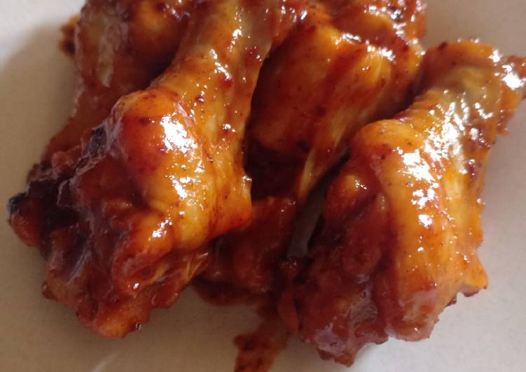 Cara Gampang Menyiapkan Spicy honey chicken wings with mozzarella Anti Gagal