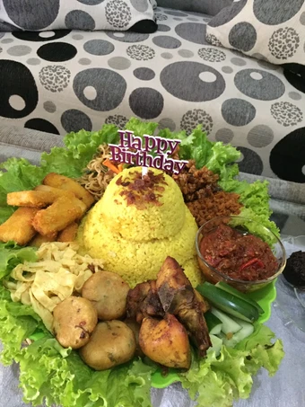 Langkah Mudah untuk Membikin Resep Tumpeng nasi kuning ulang tahun yang  Bikin Ketagihan Anti Ribet, Lezat
