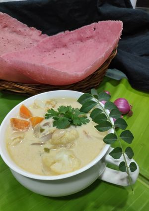 A picture of Kerala style vegetable stew.
