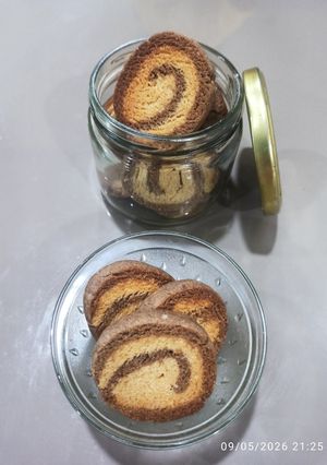 A picture of Eggless Whole wheat flour (Aata) Pinwheel cookies(No Oven Recipe).