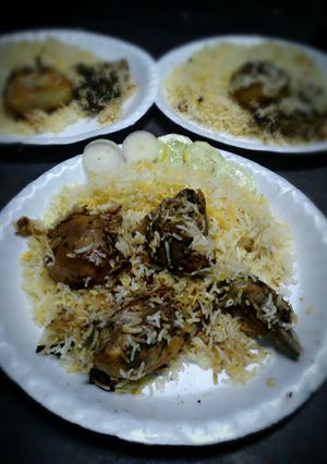 A picture of Chicken biryani.