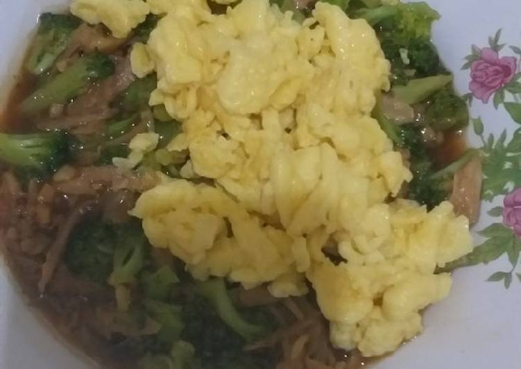 Brokoli ayam saos tiram scramble egg