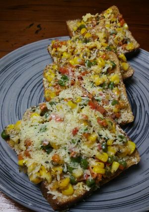 A picture of Chilli Cheese Toast.