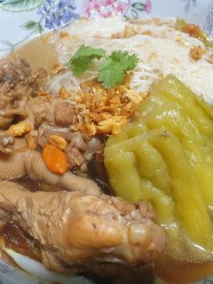 รูปของ 🍜ก๋วยเตี๋ยวไก่ตุ๋นมะระ