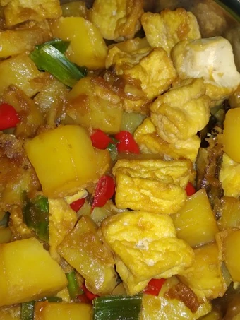 Langkah Gampang Membikin Resep Semur Kentang Tahu yang Uenak Anti Ribet, Lezat