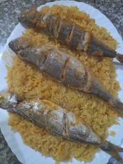 صورة لوصفة سمك في الفرن مع الأرز