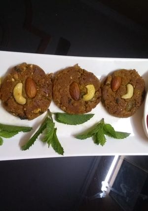 A picture of Kache Kele Kabab (raw banana kabab).